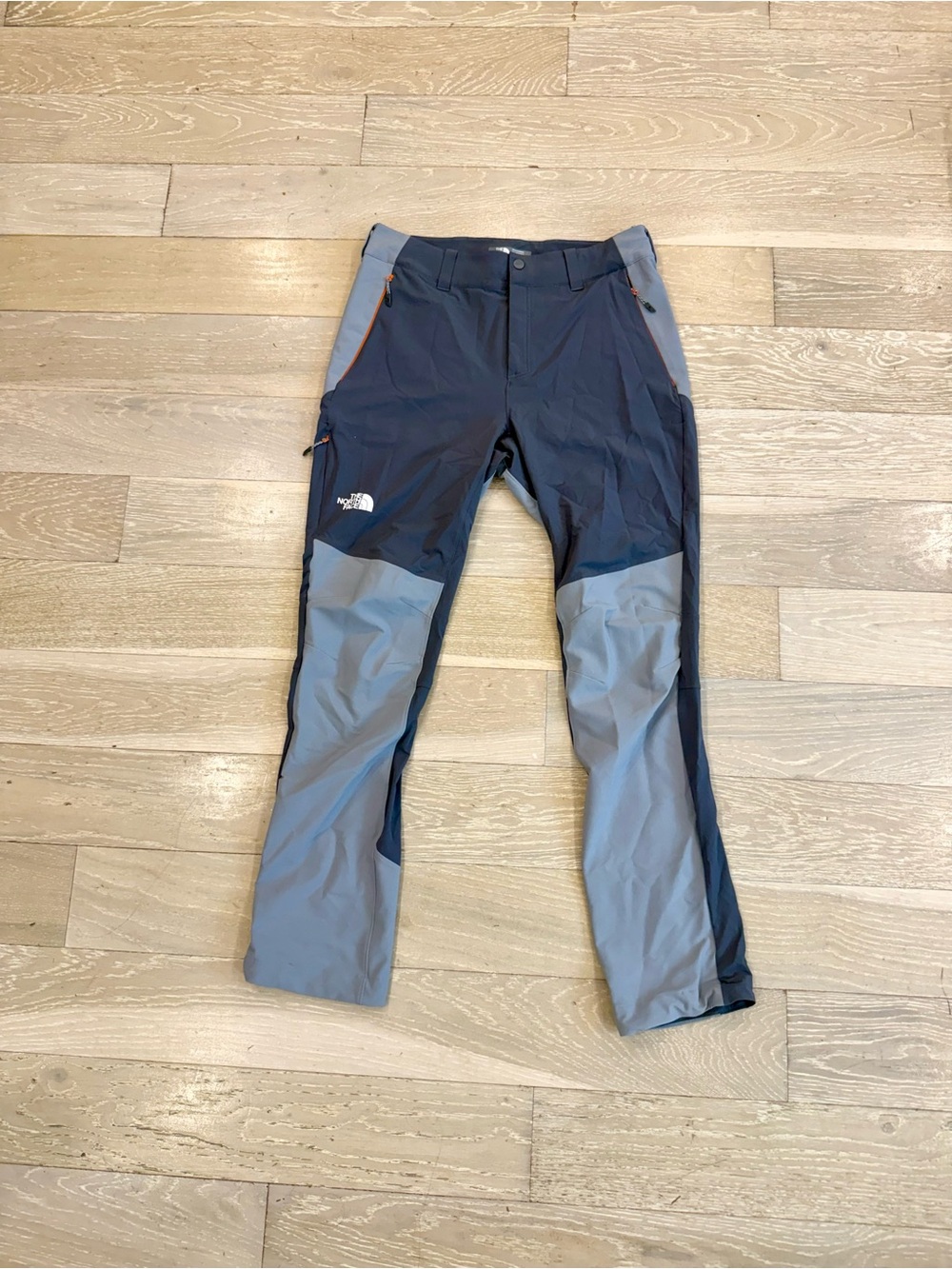 The North Face Navy & Light Gray Outdoor Pants Hommes 32